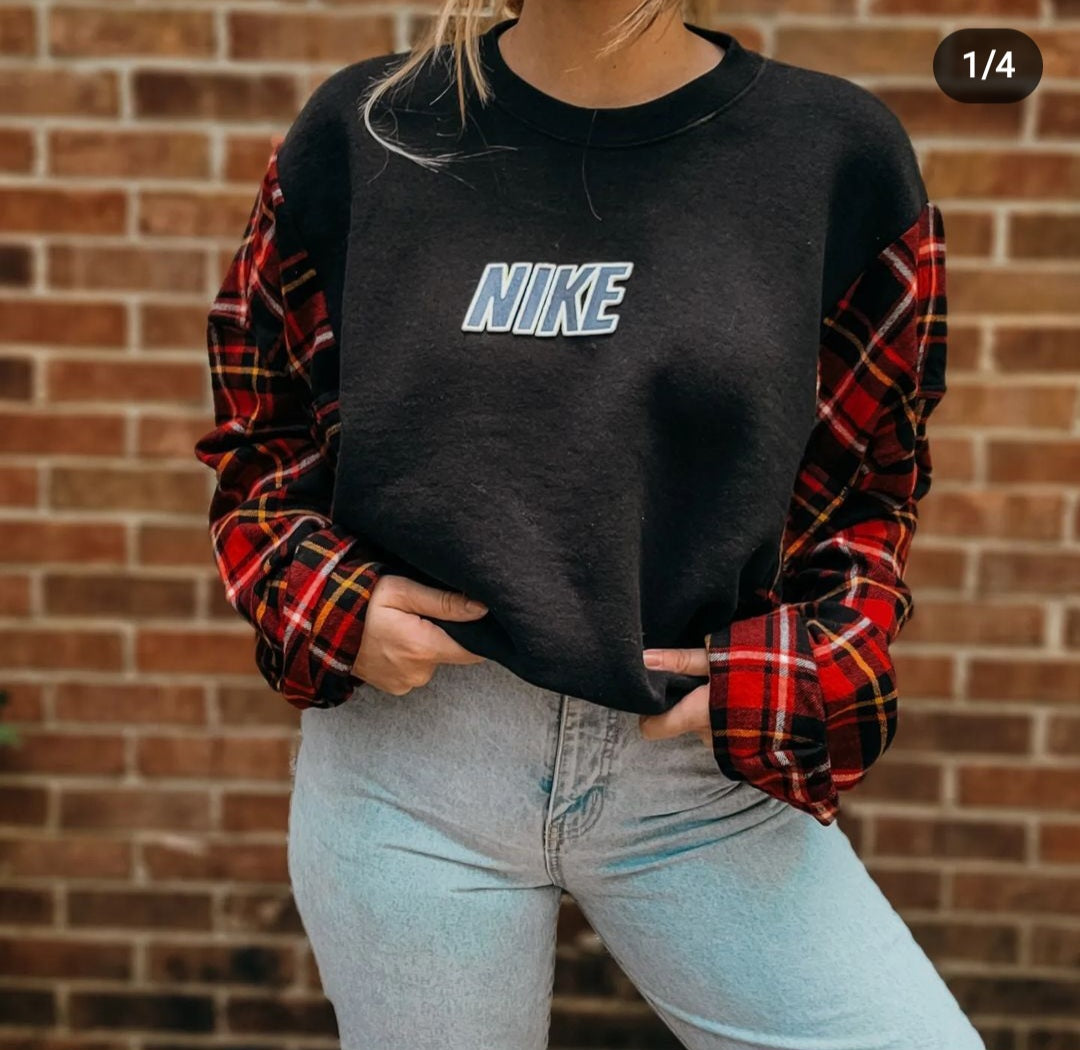 Crewneck x flannel with Nike letters