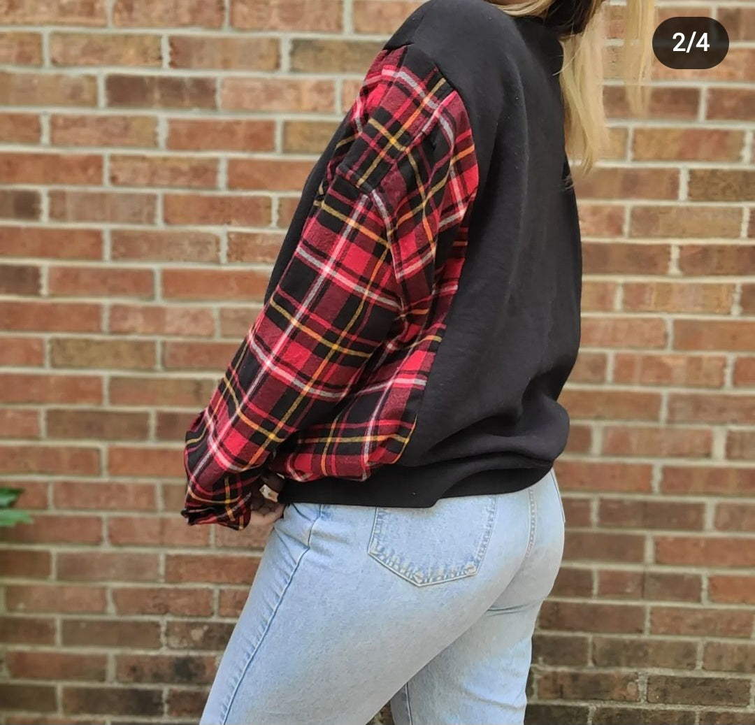 Crewneck x flannel with Nike letters