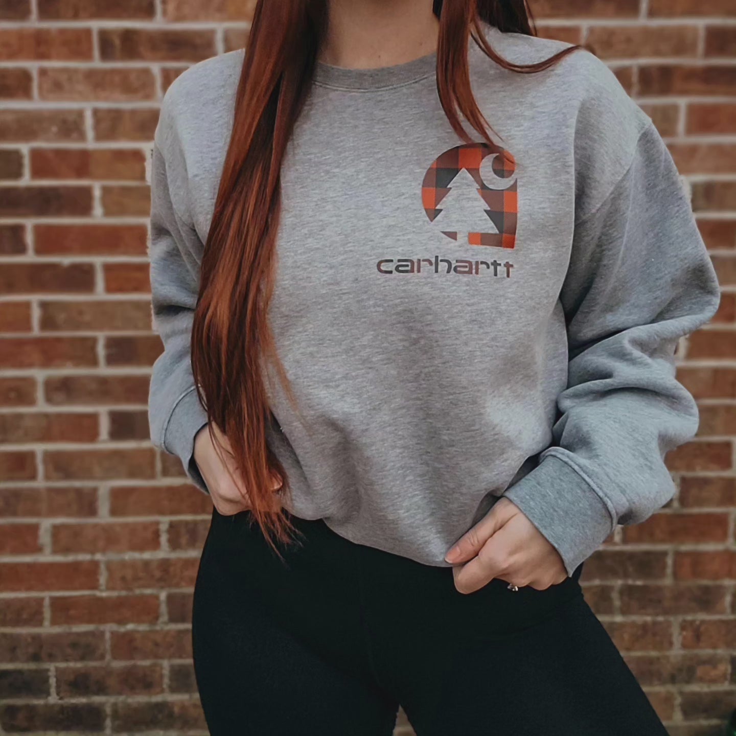 Vintage thick grey crewneck with carhartt logo