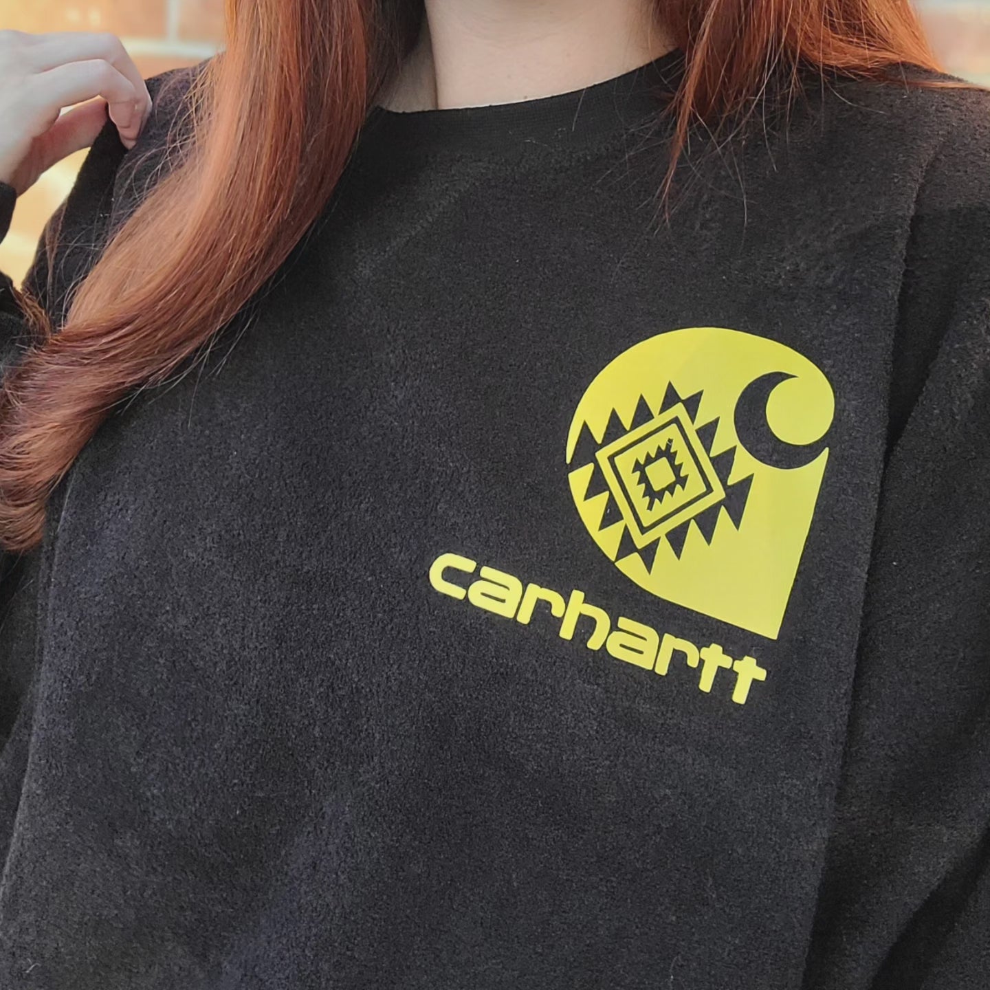 Super comfy fleece crewneck with western Carhartt logo